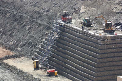 Reinforced wall, mining